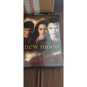 The Twilight Saga New Moon Two Disc Special Edition DVD